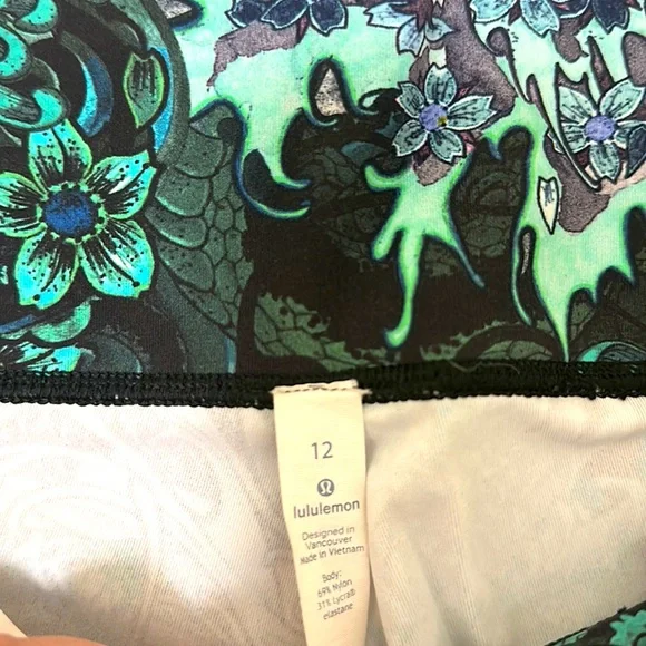 Lululemon Wonder Under HR Floral Crop Leggings 12 - Picture 3 of 4